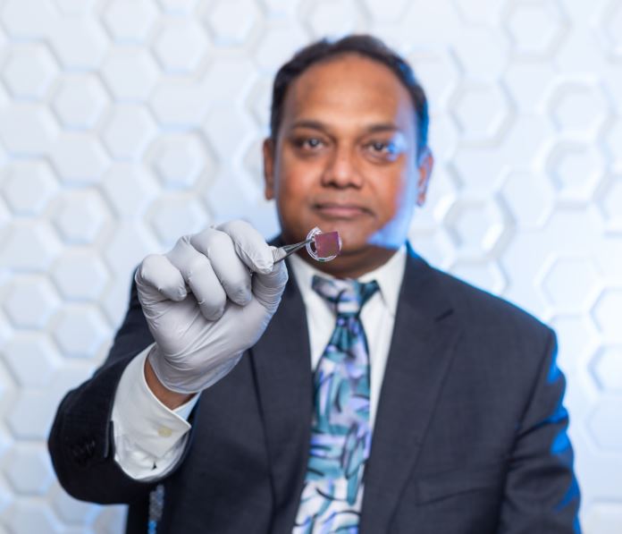 silicon nanochip that can reprogram living tissue